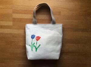 ハンドメイド。チューリップの絵のバッグ