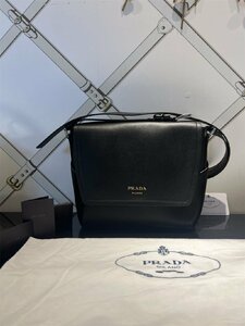 ■【新品同様】プラダ Prada 黒色のメンズショルダーバッグ