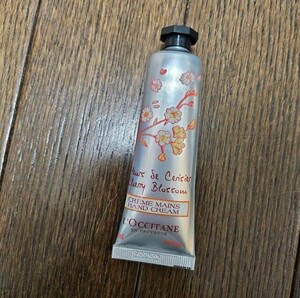 30ml ロクシタン チェリーブロッサム ハンドクリーム　L