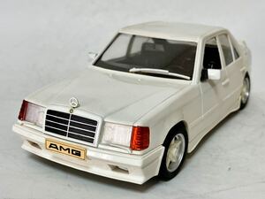 レベル 1/24 AMG メルセデスベンツ 300E 完成品