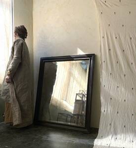 大型　鏡　アンティーク　無垢材　木彫り　インテリア　ディスプレイ　古家具　ヴィンテージ　ヨーロッパ　ミラー　姿見