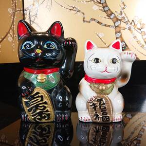 A05-0529　昭和レトロ 招き猫 小型 黒猫 白三毛猫 常滑焼 陶製 2点まとめて