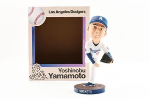 【限定品 レア 箱付】山本由伸 ボブルヘッド ドジャース 2024年6月13日 配布 首振り人形 フィギュア #e1