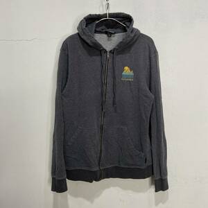 送料無料☆patagonia☆パタゴニア☆バックプリントジップパーカー☆グレー☆S☆E24M