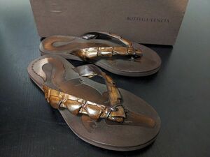 極美品 試し履き程度 ボッテガヴェネタ 39.5 BOTTEGA VENETA リアルクロコレザー ビーチサンダル 濃茶 箱付 8126