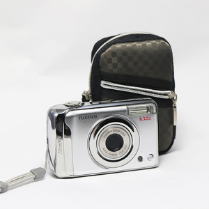 フジフイルム FinePix A610 単三電池稼働 コンパクトデジタルカメラ オールドデジカメ 