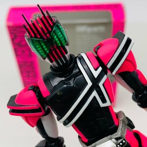 中古品 S.H.Figuarts フィギュアーツ 仮面ライダーディケイド