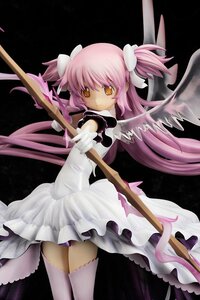 ブランド: グッドスマイルカンパニー:魔法少女まどか☆マギカ アルティメットまどか (1/8スケール PVC製塗装済み完成品)