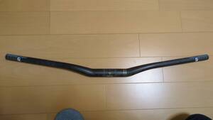 カーボンハンドル　Nukeproof 780mm 31.8mm 25mmRise