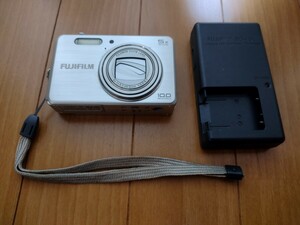 富士フィルム FUJIFILM コンパクトデジタルカメラ　FInePix J150w 完動品　充電アダプターセット