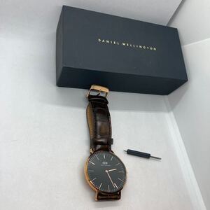 602-0038 Daniel Wellington ダニエルウェリントン 腕時計 B40R19 革ベルト ブラウン 電池切れ 動作未確認