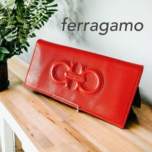 美品 サルバトーレフェラガモ Salvatole Ferragamo 二つ折り財布 長財布 ロングウォレット ビッグロゴ ガンチーニ 赤 レッド