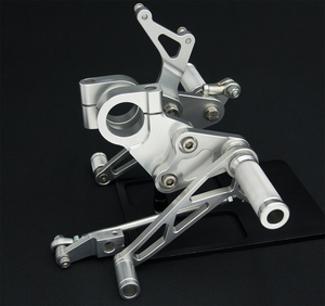 Thruxton スラクストン900Fi バックステップ Rearsets Silver