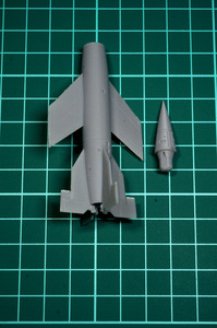 1:144 WWII German V2A4b "Winged V2" (レジンキット)　未組み立て・未塗装 CGD