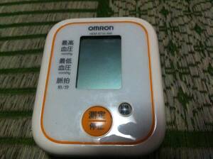 OMRON オムロン上腕式血圧計 HEM-8710-AW