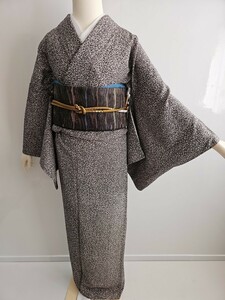 すずや■309正絹撒き糊散らし文様小紋　裄丈68.5cm 　着丈161cm 　黒系