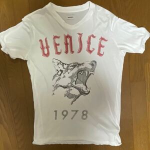 【美品】DIESEL ディーゼル　ウルフ柄白Tシャツ　メンズ　Sサイズ