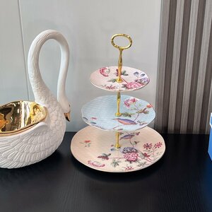 ウェッジウッド wedgwood　3段　デザート　皿　スイーツ　ケーキスタンド　プレード　洋食器　花鳥柄　インテリア ティータイム