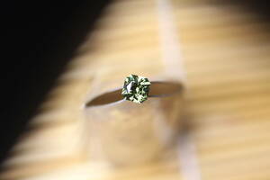 ＜ああ、非の打ち所がない、トップランクならでは・・・＞　ナミビア産・デマントイドガーネット　０．７２ｃｔ