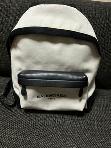 BALENCIAGA リュックサック 白キャンパス地