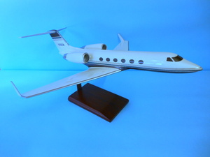 ★富裕層の自家用ジェット　GULFSTREAM IV 1/48 デスクトップモデル　Big スケール!!