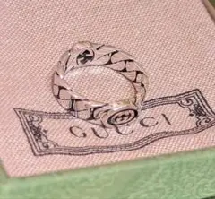 GUCCI シルバーリング ロゴ入り