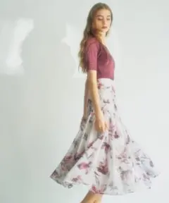 Noela◆ぼかし花柄シャイニースカート ピンク フラワー ウエストゴム 美品