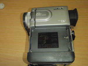 Camera-S-19 SONY製デジタルビデオカメラ DCR-PC7（パーツ取り品）