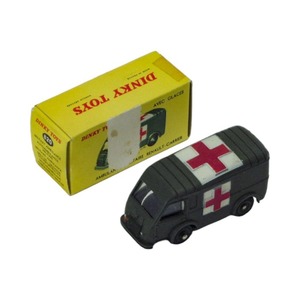 DINKY TOYS 820 AMBULANCE MILITAIRE REAULT-CARRIER AVEC GLACES 中古 1