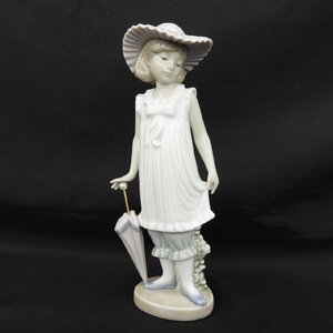 【中古品】LLADRO リヤドロ 1126 4月のにわか雨 フィギュリン 陶器 置物 高さ：約19.5cm 703103187 1122