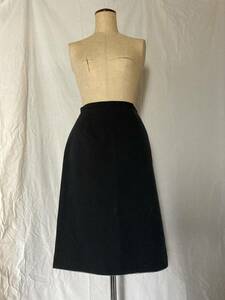 INDIVI 黒 タイトスカート オフィスカジュアル　ビーズトリミング　tight skirt black beaded edging black size38 gorgeous膝丈スカート