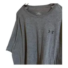 【訳あり】アンダーアーマー　under armor Tシャツ 胸元ロゴ　グレー