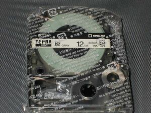 ◆新品テプラPROテープSC12H・12mm幅・灰・黒文字◆