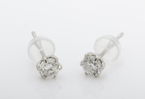 ★極美品★新品仕上げ済み★ダイヤモンドピアス Pt900 D0.198ct D0.207ct　中央宝石研究所ソーティングあり　輝きの強い天然ダイヤモンド♪