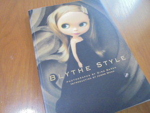 洋書ブライス　スタイル　Blythe Style 　有名デザイナーによるドレス　グッチ、プラダ、ヴェルサーチ ディオール ヴィヴィアンMILKK