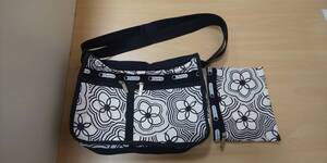 ◆レディース　LeSportsac レスポートサック　ナイロン　ショルダーバッグ　ポーチ　花柄　モノクロ◆10753