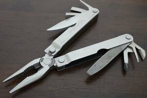 マルチツールの原点　【レザーマン　PST（初代）】　ケース付　Leatherman　（ポケットサバイバルツール） 