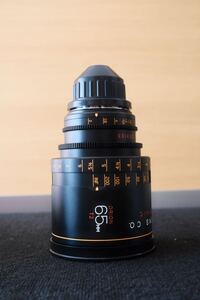 Atlas Orion 65mm Anamorphic Lens PL Mount (PLマウント)