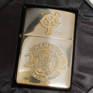 ジャイアンツ 2002 優勝記念 ZIPPO 箱付き未使用品 火花確認済み オイルライター ジッポー YOMIURI GIANTS