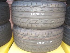 ニットＮＩＴＴＯ　ＮＴ５５５　Ｇ２　２３５/３５Ｒ１９　　中古２本　　２０２３年製造