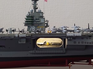 1/700 CVN-78 USS ジェラルド・Ｒ・フォード 最新空母 格納庫照明ディテールアップ 　完成品 　