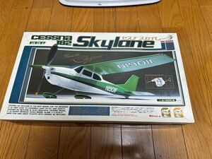 蔵出し 未使用品？ ユニオン セスナ 182 スカイレーン 入手困難品　おまけ付き　CESSNA 182 Skylane プラモデル　ゴム動力模型 タミヤ 京商