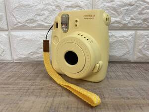 ☆通電確認のみ　現状にて　FUJIFILM フジフィルム　instax mini8 インスタントカメラ　チェキ　イエロー