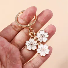 桜 ホワイト キーホルダー キーリング 花 フラワー 花びら 春 花見 和風 日本 四季 きれい ギフト ペア お揃い 贈り物 新品