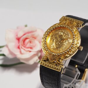 ヴェルサーチ VERSACE メデューサ レディース 腕時計 ゴールド F281 中古