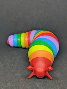 全国送料220円　おもちゃ虹色芋虫　3D Printed Slug Fidget Toy