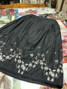 IB 新品未使用　刺繍が豪華なロングスカート　サイズ11 黒系/インゲボルグ ピンクハウス　カネコイサオ　ワンダフルワールド