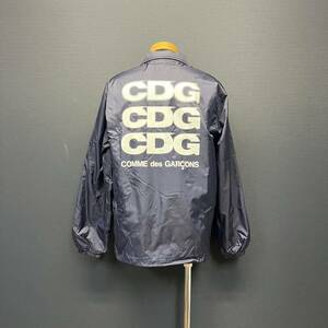 COMME DES GARCONS COACH JACKET コムデギャルソン コーチジャケット size S ネイビー ロゴ プリント メンズ アウター