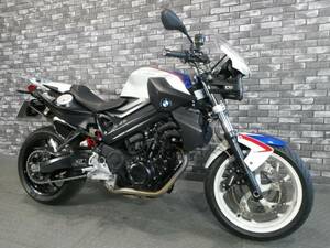 ☆ＢＭＷ　Ｆ８００Ｒ　トリコロールカラー　アクラポビッチマフラー　カーボンＲフェンダー　大阪から　大西商会