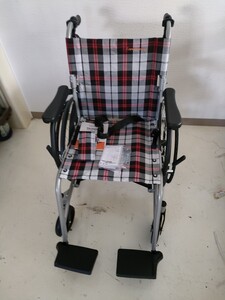 0701//1701 1円〜　Care-Parents 車椅子 自走式車いす アルミ製 折りたたみ 車イス 介助・自走 兼用 軽量車椅子 ジャンク　※同梱不可